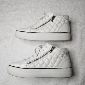 Steve Madden Gryphon-Q Women's White Quilted Leather Zippered Sneakers Size 9M